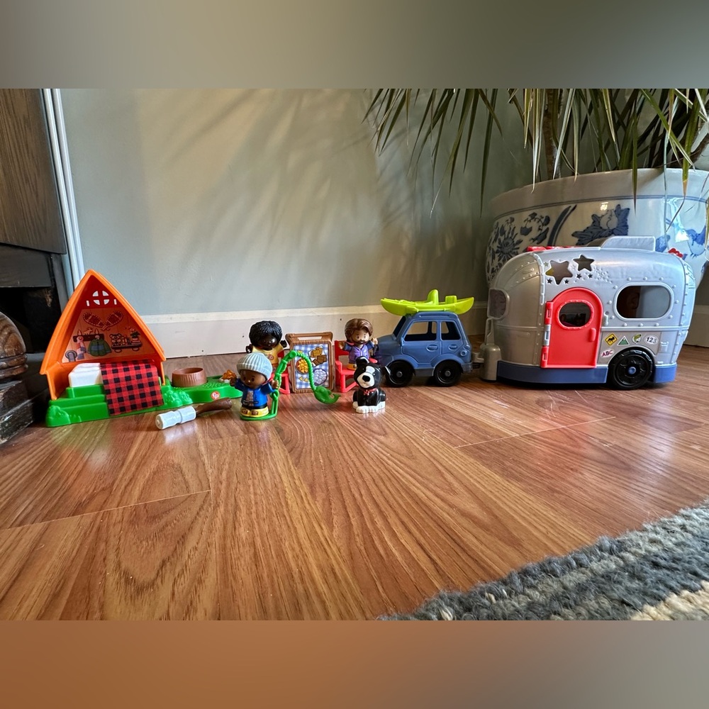Fisher-Price Little People • Fresh Air Fun Camping Set
